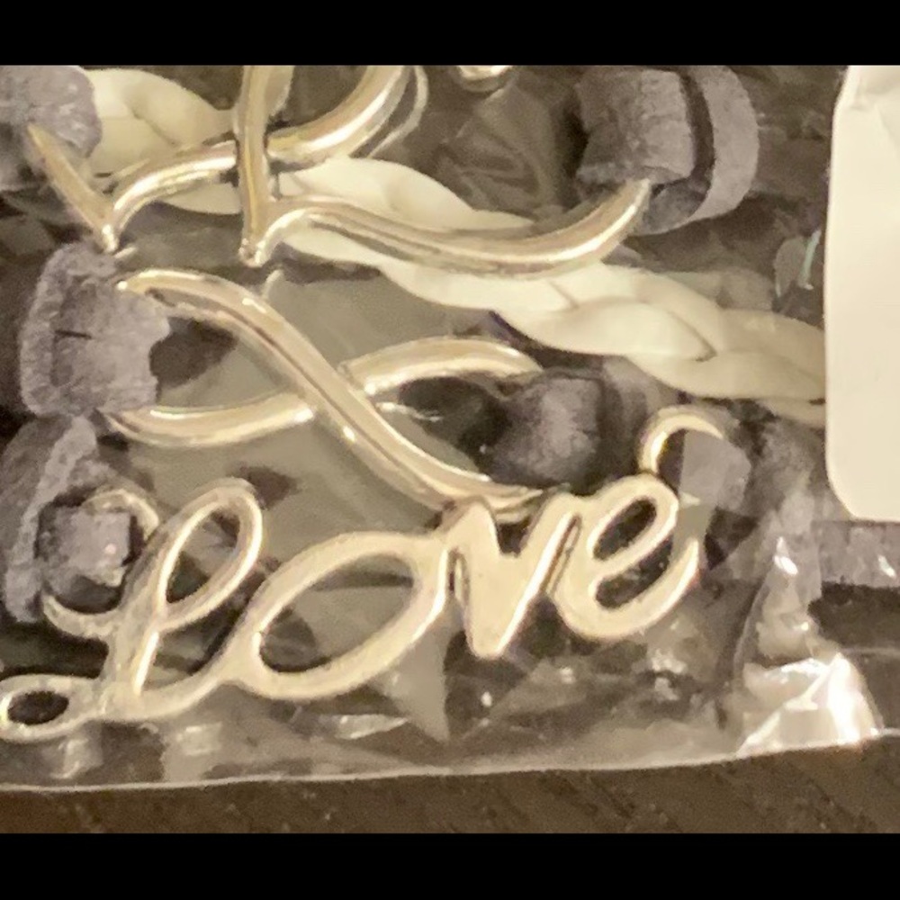 Strand bracelet “LOVE”